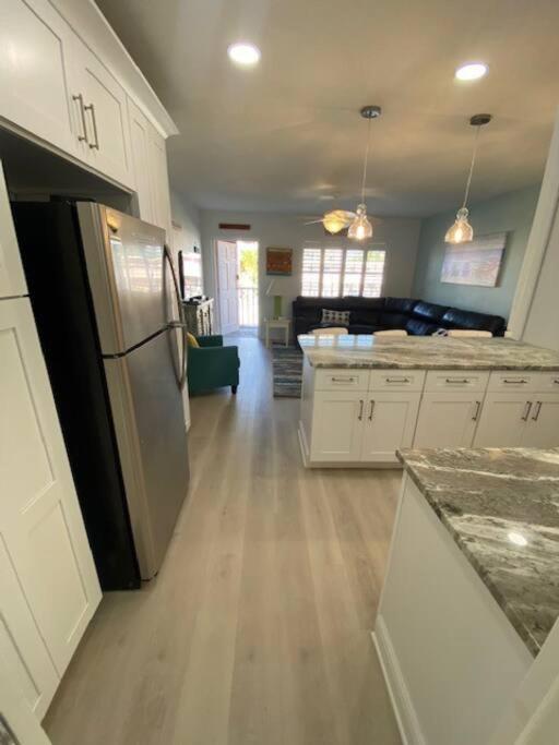 Beachfront Condo On Quiet Treasure Island- 1 Bed St. Pete Beach Exterior photo